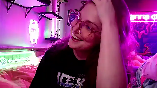 Snapshot of mirannacult chatting on 03-19-25, 07:29 mirannacult online show from 03-19-25, 07:29