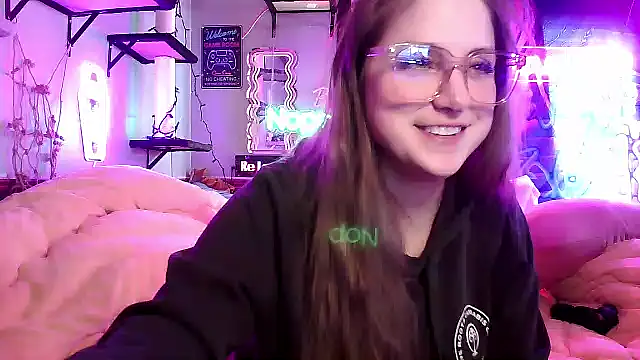Snapshot of mirannacult chatting on 02-25-25, 08:32 mirannacult online show from 02-25-25, 08:32