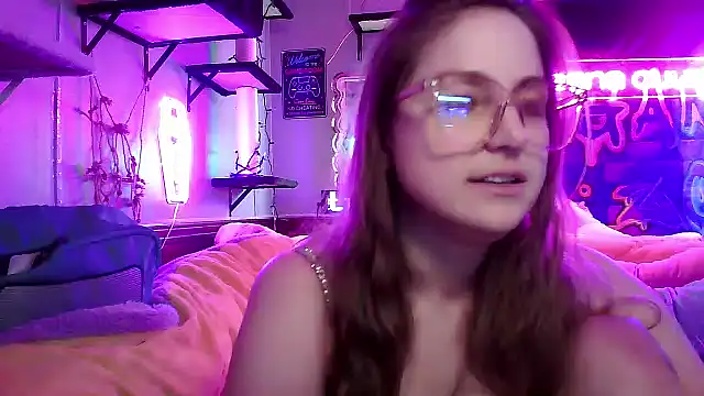 Snapshot of mirannacult chatting on 03-06-25, 01:57 mirannacult online show from 03-06-25, 01:57