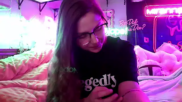Snapshot of mirannacult chatting on 03-12-25, 03:57 mirannacult online show from 03-12-25, 03:57