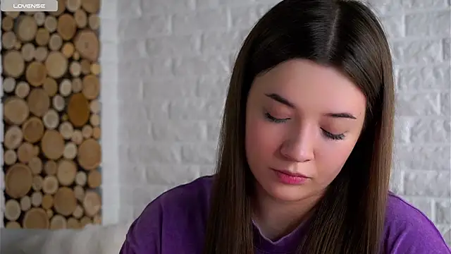 Snapshot of LowOncoming chatting on 02-24-26, 02:01 LowOncoming online show from 02-24-26, 02:01