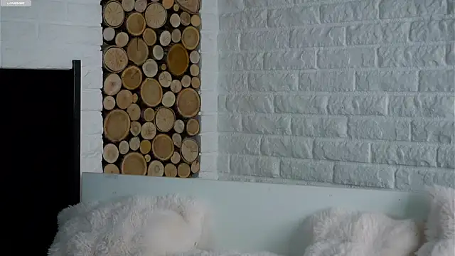 Snapshot of LowOncoming chatting on 02-09-26, 02:09 LowOncoming online show from 02-09-26, 02:09