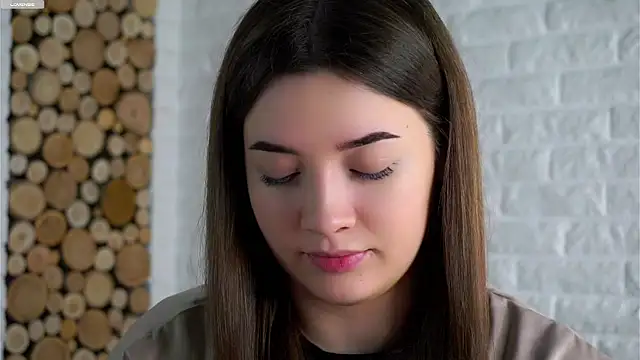 Snapshot of LowOncoming chatting on 02-10-26, 02:10 LowOncoming online show from 02-10-26, 02:10