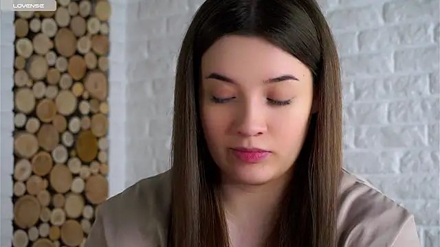 Snapshot of LowOncoming chatting on 02-21-26, 02:02 LowOncoming online show from 02-21-26, 02:02