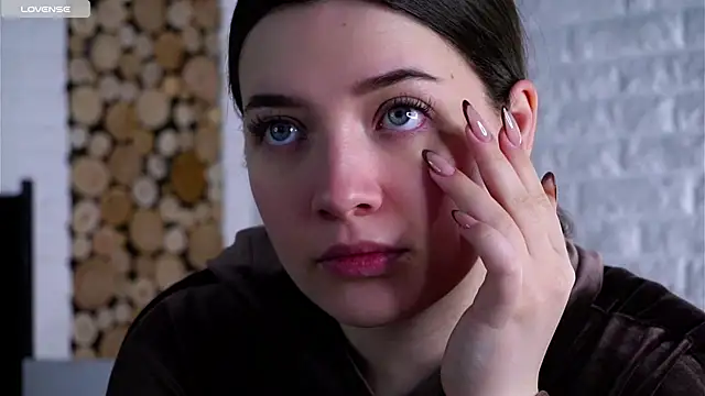 LowOncoming online show from 04-13-26, 03:43