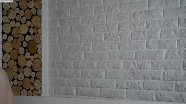 Snapshot of LowOncoming chatting on 02-20-26, 06:26 LowOncoming online show from 02-20-26, 06:26