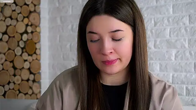 Snapshot of LowOncoming chatting on 02-25-26, 02:01 LowOncoming online show from 02-25-26, 02:01