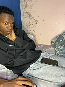 Snapshot of fireboyafrica chatting on 11-12-25, 12:37 fireboyafrica online show from 11-12-25, 12:37