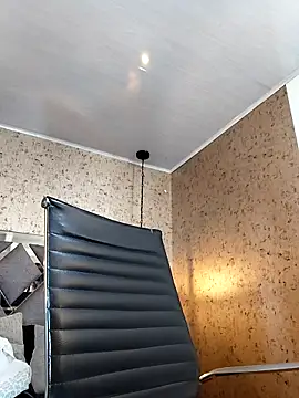 Michelle Brito1 online show from 10-25-25, 10:21