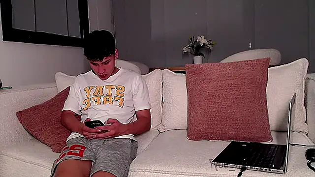 Snapshot of pipeynick chatting on 02-12-26, 03:06 pipeynick online show from 02-12-26, 03:06