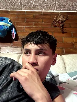 Snapshot of pipeynick chatting on 05-09-26, 01:31 pipeynick online show from 05-09-26, 01:31