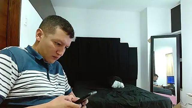 Hot-Couple--18 online show from 12-16-24, 01:00