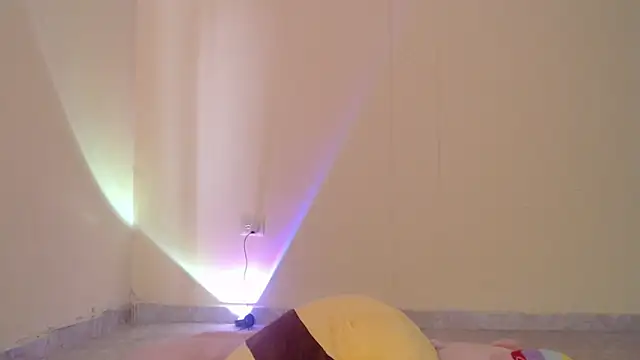 Snapshot of _maiahairy_ chatting on 02-10-25, 03:10 maiahairy online show from 02-10-25, 03:10