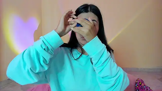 Snapshot of _maiahairy_ chatting on 10-12-25, 01:01 maiahairy online show from 10-12-25, 01:01