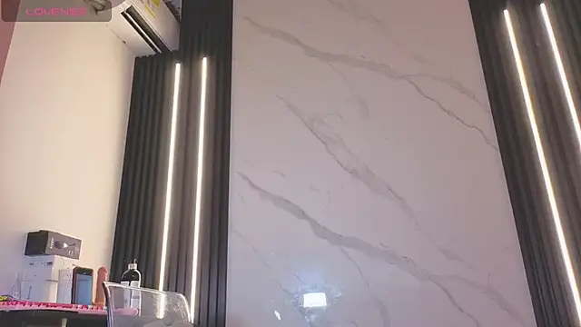 Scarlet Red  online show from 02-15-26, 12:37