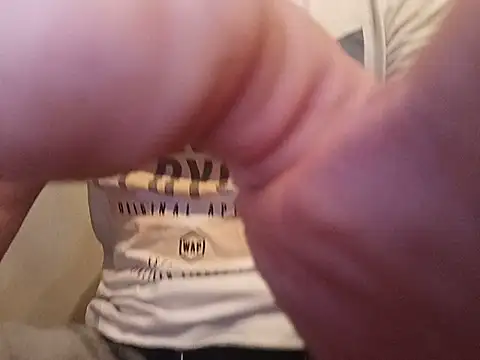 Snapshot of Timbojan28 chatting on 07-19-26, 02:47 Timbojan28 online show from 07-19-26, 02:47