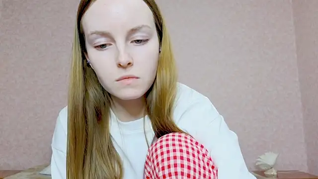 Snapshot of Wild__flowers chatting on 10-17-25, 04:42 Wild flowers online show from 10-17-25, 04:42