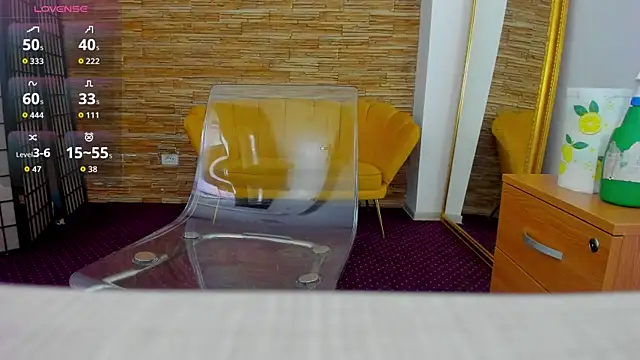 Snapshot of AishaRouhi chatting on 10-11-25, 04:13 AishaRouhi online show from 10-11-25, 04:13