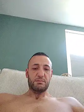 Snapshot of Reeeks69 chatting on 05-28-26, 02:23 Reeeks69 online show from 05-28-26, 02:23