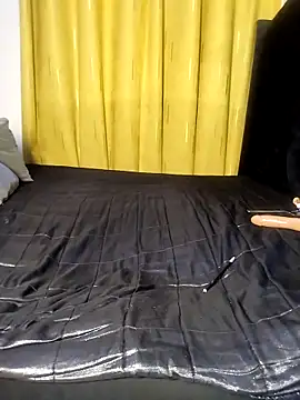 Hugemassivebootie online show from 03-19-26, 07:14