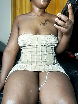 Hugemassivebootie online show from 03-21-26, 05:52