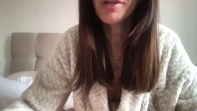 paolajonez online show from 10-02-25, 04:54