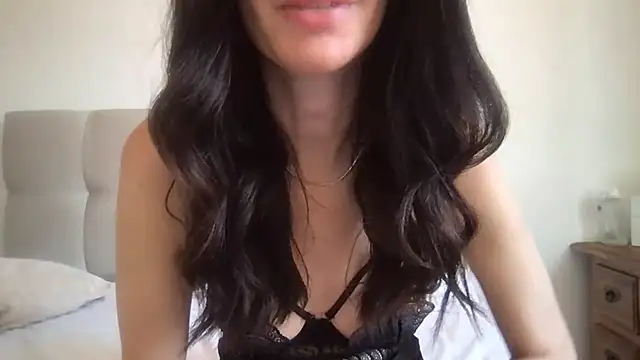 paolajonez online show from 02-16-26, 01:32