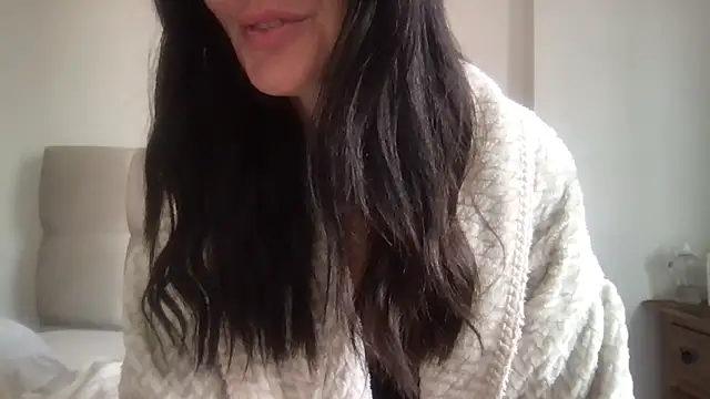 paolajonez online show from 01-06-26, 11:47