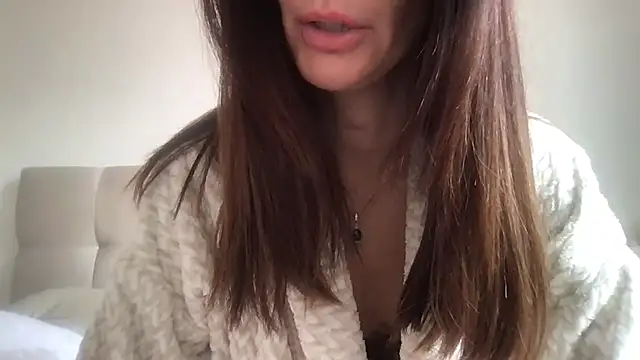 paolajonez online show from 10-15-25, 12:46