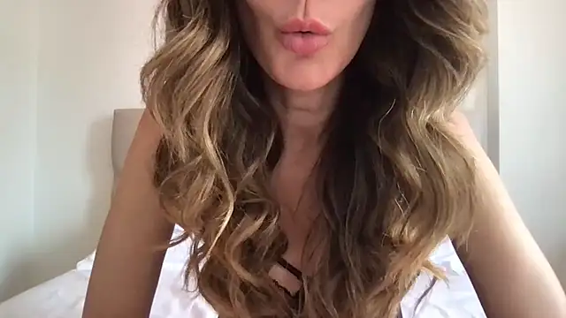 paolajonez online show from 03-07-25, 03:39