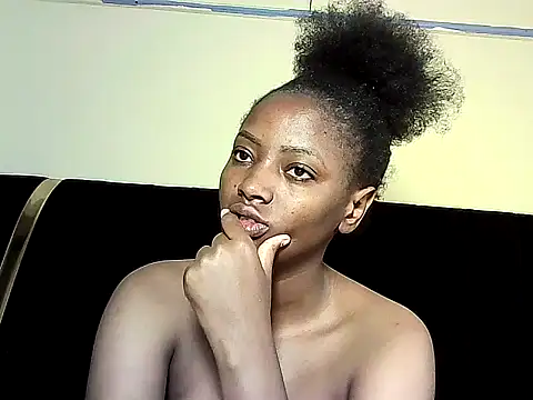 Snapshot of nanaswee chatting on 07-19-26, 07:39 nanaswee online show from 07-19-26, 07:39