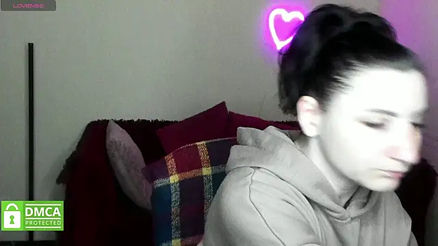 Muse kitty jenia online show from 11-12-25, 06:23