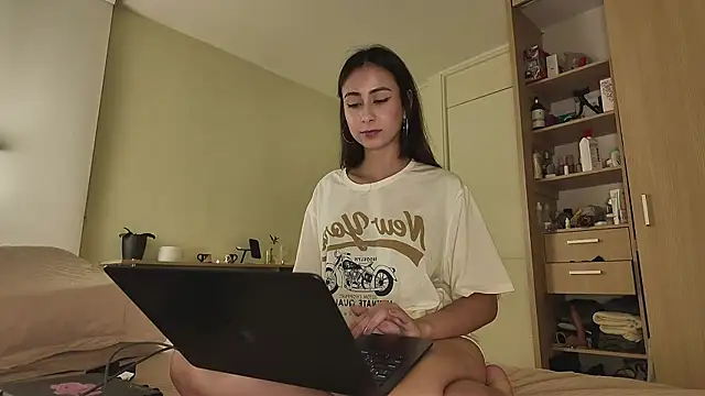 juanasnz99 online show from 09-22-25, 02:39