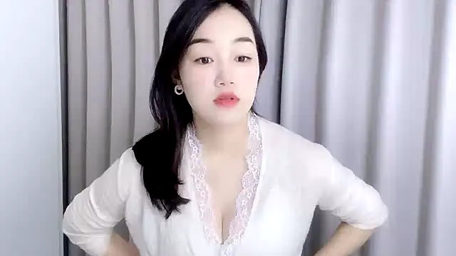 cloud8822 online show from 11-05-25, 05:21