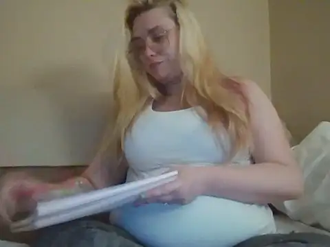 Lalalynn online show from 04-11-26, 02:52