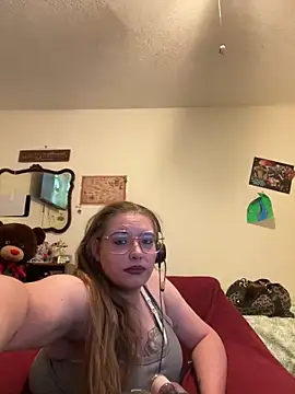 Snapshot of Lalalynn chatting on 10-21-25, 07:24 Lalalynn online show from 10-21-25, 07:24