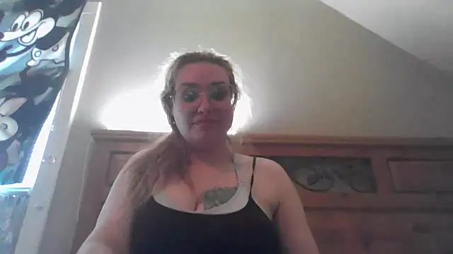 Snapshot of Lalalynn chatting on 06-01-26, 06:18 Lalalynn online show from 06-01-26, 06:18