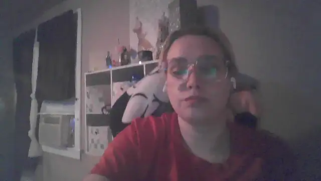 Snapshot of Lalalynn chatting on 06-11-26, 06:21 Lalalynn online show from 06-11-26, 06:21