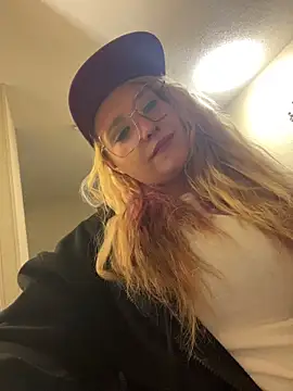 Lalalynn online show from 04-06-26, 01:34