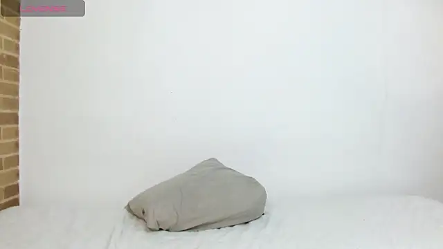 helenacyruss online show from 12-30-24, 08:04