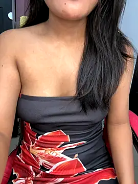 LeisyXO online show from 10-10-25, 08:20