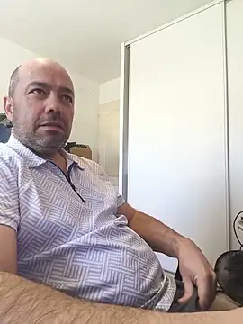 Snapshot of veryverybigdick45 chatting on 05-26-26, 10:35 veryverybigdick45 online show from 05-26-26, 10:35