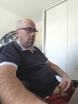 Snapshot of veryverybigdick45 chatting on 06-11-26, 09:39 veryverybigdick45 online show from 06-11-26, 09:39