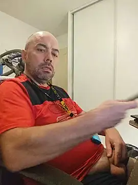 Snapshot of veryverybigdick45 chatting on 06-11-26, 10:18 veryverybigdick45 online show from 06-11-26, 10:18