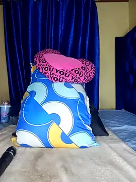 Queenshaz01 online show from 11-12-25, 12:37