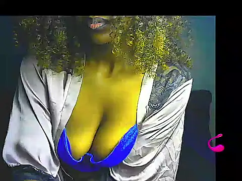 Snapshot of lilylovexx chatting on 06-15-26, 04:12 lilylovexx online show from 06-15-26, 04:12