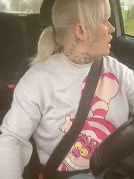 poussichienne online show from 11-15-25, 11:58