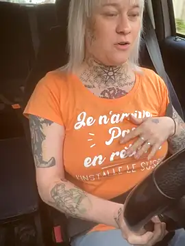 poussichienne online show from 11-14-25, 11:36