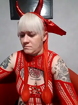 poussichienne online show from 10-30-25, 04:37