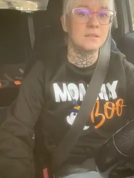 poussichienne online show from 11-28-25, 10:37